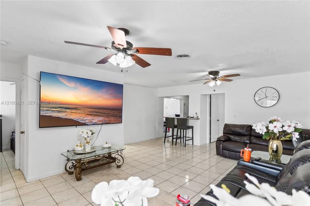 7830 W 8th Ave, Hialeah FL 33014 - Hialeah, FL - Photo 7