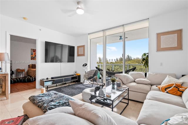 15051 Royal Oaks Ln # 402, North Miami FL 33181 - North Miami, FL - Photo 2