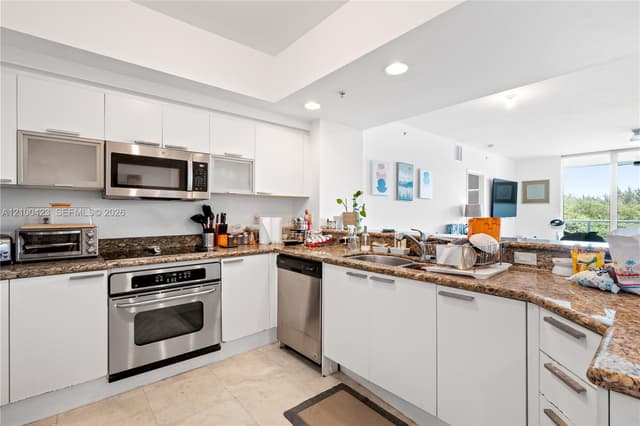 15051 Royal Oaks Ln # 402, North Miami FL 33181 - North Miami, FL - Photo 4