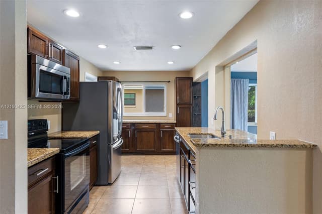 4711 NW 58th St, Tamarac FL 33319 - Tamarac, FL - Photo 6