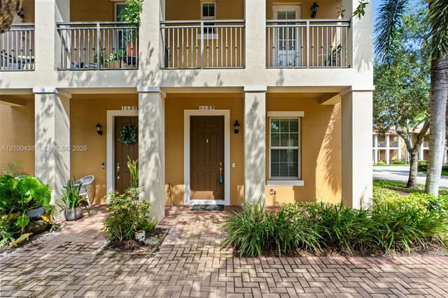 1129 SW 147th Ter, Pembroke Pines FL 33027 - Pembroke Pines, FL - Photo 2