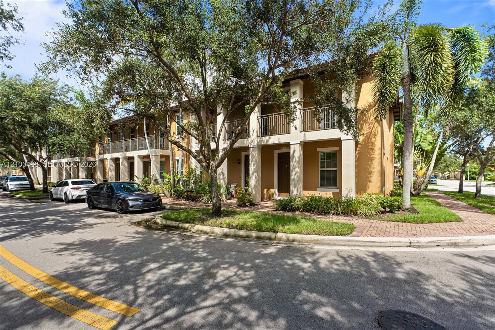 1129 SW 147th Ter, Pembroke Pines FL 33027 - Pembroke Pines, FL - Photo 1
