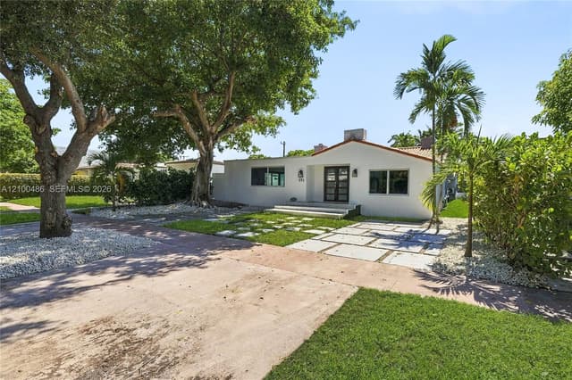 596 W 50th St, Miami Beach FL 33140 - Miami Beach, FL - Photo 2