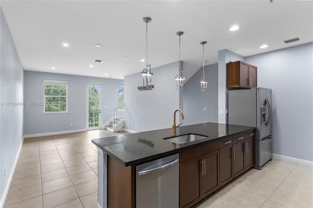 946 SW 147th Ave # 2614, Pembroke Pines FL 33027 - Pembroke Pines, FL - Photo 6
