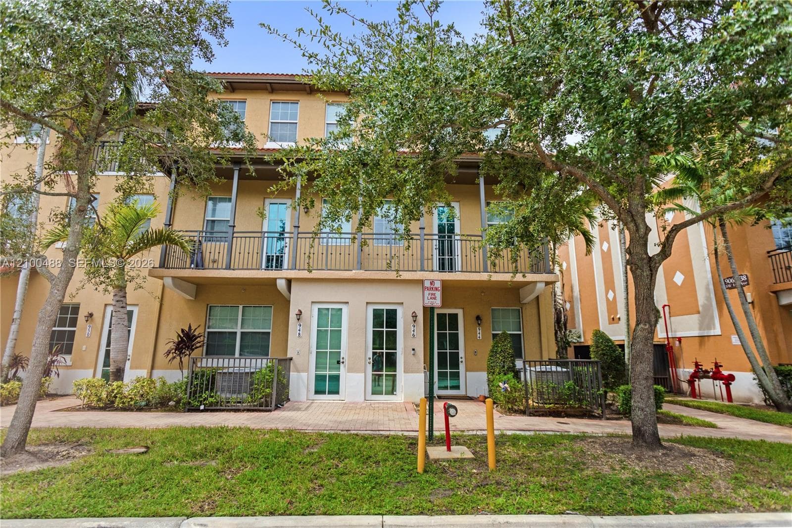 946 SW 147th Ave # 2614, Pembroke Pines FL 33027 - Pembroke Pines, FL - Photo 1