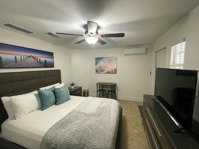 2703 NE 6TH Avenue, Wilton Manors FL 33334 - Wilton Manors, FL - Photo 7