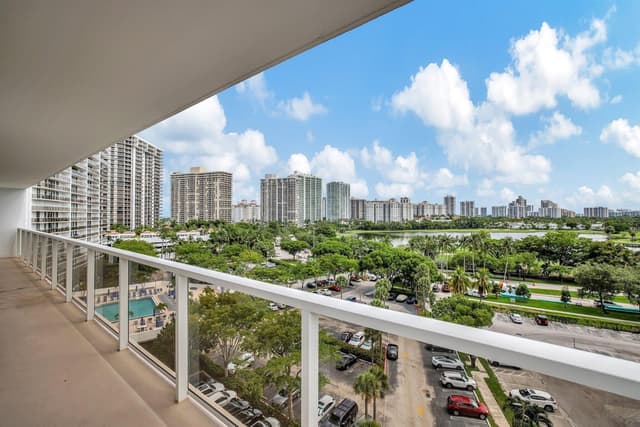 3701 N COUNTRY CLUB Drive # 907, Aventura FL 33180 - Aventura, FL - Photo 2