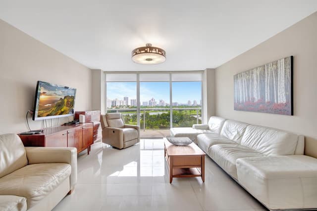 3701 N COUNTRY CLUB Drive # 907, Aventura FL 33180 - Aventura, FL - Photo 4