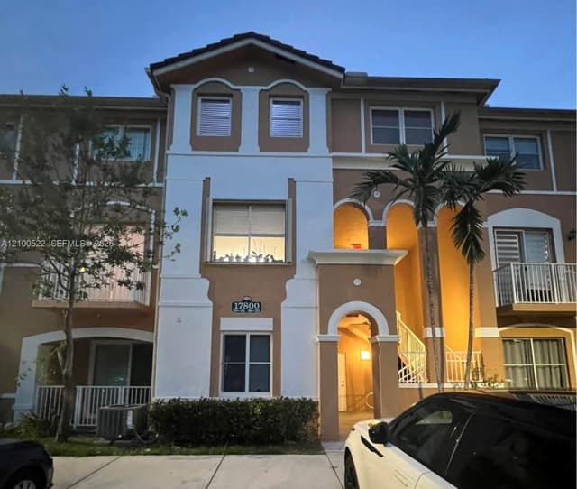 17800 NW 73rd Ave # 21, Hialeah FL 33015 - Hialeah, FL - Photo 2
