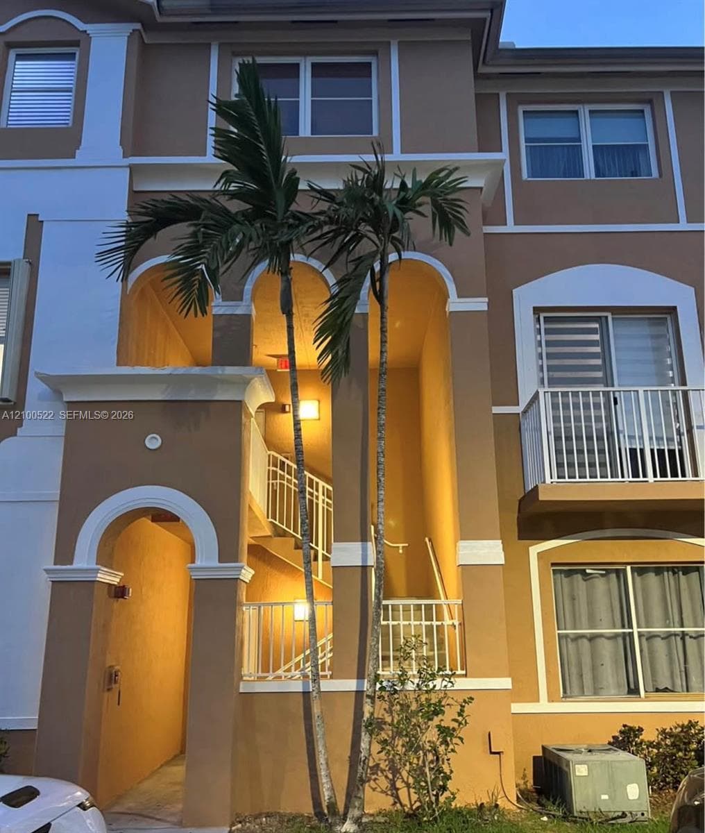 17800 NW 73rd Ave # 21, Hialeah FL 33015 - Hialeah, FL - Photo 1