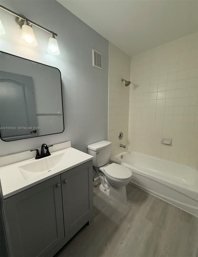 17800 NW 73rd Ave # 21, Hialeah FL 33015 - Hialeah, FL - Photo 5