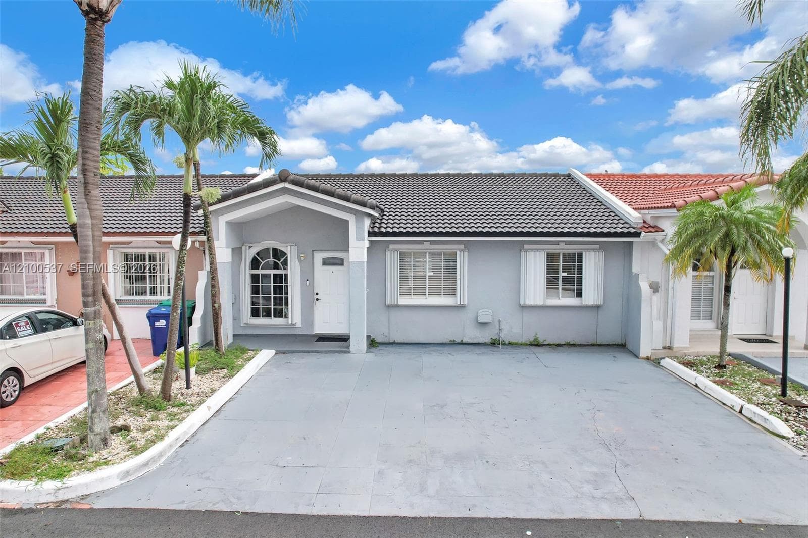 7677 NW 180th Ter, Hialeah FL 33015 - Hialeah, FL - Photo 1