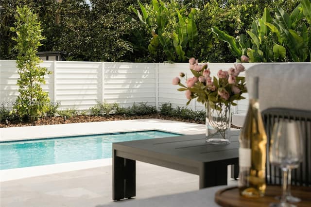 1042 NE 95th St, Miami Shores FL 33138 - Miami Shores, FL - Photo 2