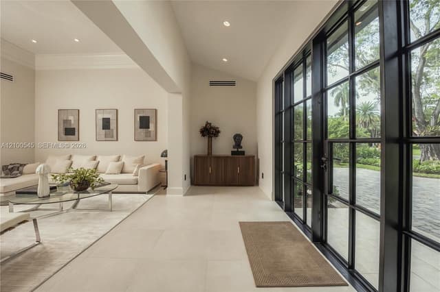 1042 NE 95th St, Miami Shores FL 33138 - Miami Shores, FL - Photo 7