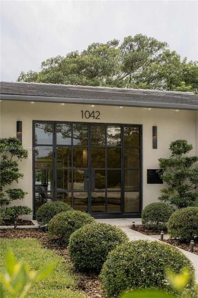 1042 NE 95th St, Miami Shores FL 33138 - Miami Shores, FL - Photo 5