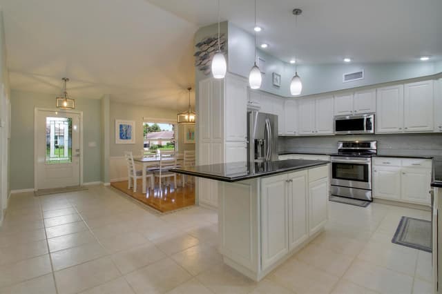 19823 Hibiscus Drive, Jupiter FL 33469 - Jupiter, FL - Photo 7