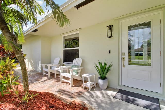 19823 Hibiscus Drive, Jupiter FL 33469 - Jupiter, FL - Photo 3