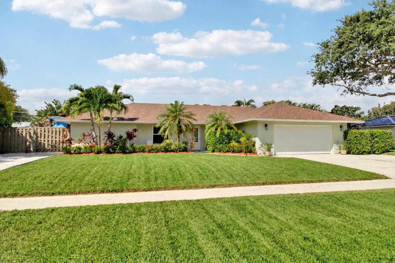 19823 Hibiscus Drive, Jupiter FL 33469 - Jupiter, FL - Photo 1