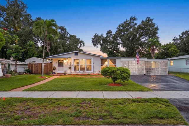 4210 SW 32nd Ct, West Park FL 33023 - West Park, FL - Photo 2