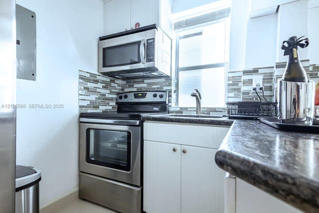 918 Ocean Dr # 201, Miami Beach FL 33139 - Miami Beach, FL - Photo 3