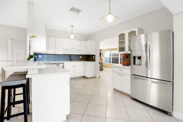 3225 Arthur Ter, Hollywood FL 33021 - Hollywood, FL - Photo 4