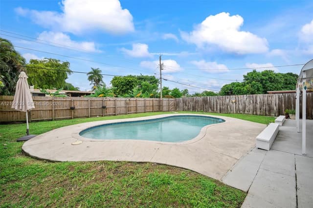 540 S Rainbow Dr, Hollywood FL 33021 - Hollywood, FL - Photo 4