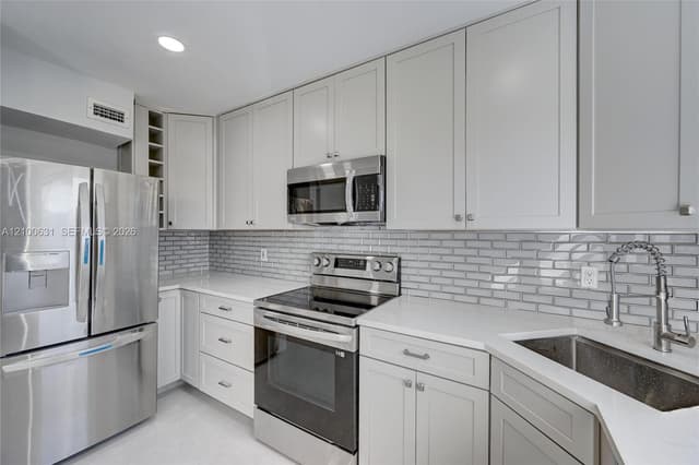 505 NE 20th Ave # 211, Deerfield Beach FL 33441 - Deerfield Beach, FL - Photo 6