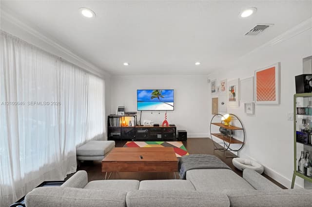 10417 NE 2nd Ave, Miami Shores FL 33138 - Miami Shores, FL - Photo 4