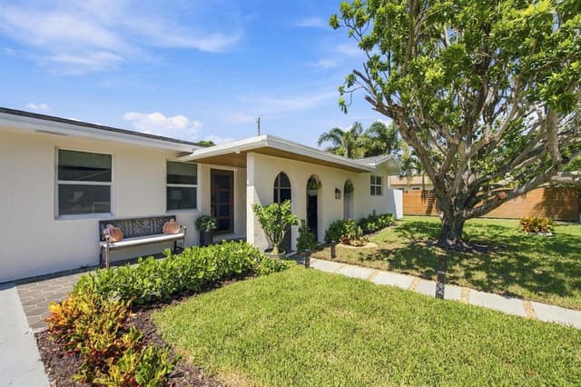 1409 Richard Lane, FL 33460 - Photo 6