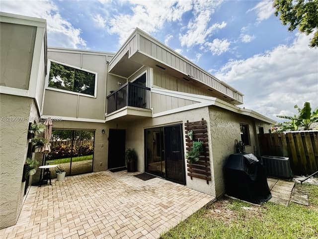 13298 NW 6th Ct, Plantation FL 33325 - Plantation, FL - Photo 6
