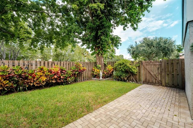 13298 NW 6th Ct, Plantation FL 33325 - Plantation, FL - Photo 7