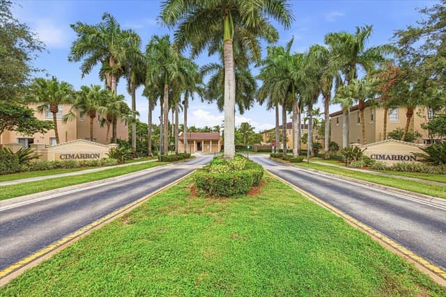 8706 Blaze Court, Davie FL 33328 - Davie, FL - Photo 2