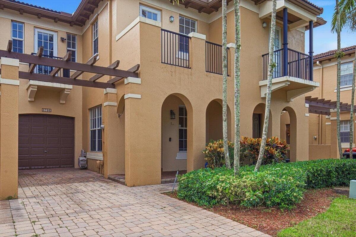 8706 Blaze Court, Davie FL 33328 - Davie, FL - Photo 1