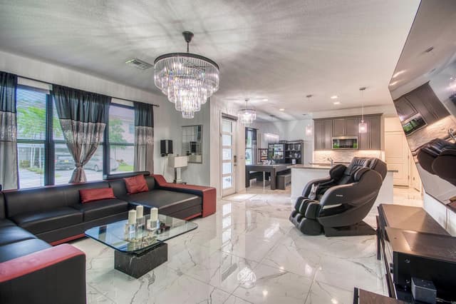 8635 Antarus Drive, Lake Worth FL 33467 - Lake Worth, FL - Photo 2