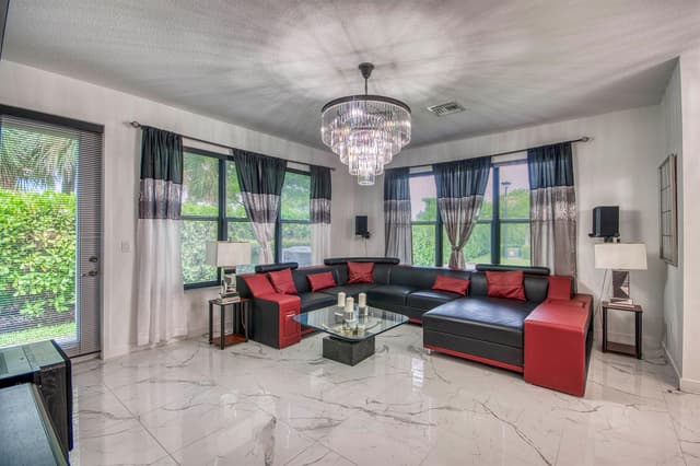 8635 Antarus Drive, Lake Worth FL 33467 - Lake Worth, FL - Photo 4