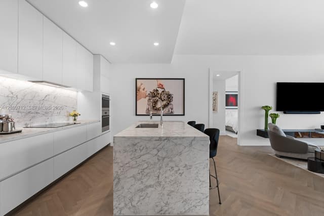 5775 Collins Ave # 1005, Miami Beach FL 33140 - Miami Beach, FL - Photo 2