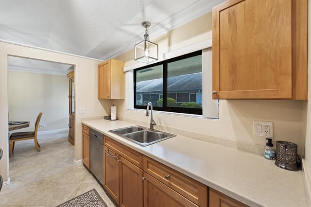 109 Half Moon Circle # C, Jupiter FL 33458 - Jupiter, FL - Photo 4