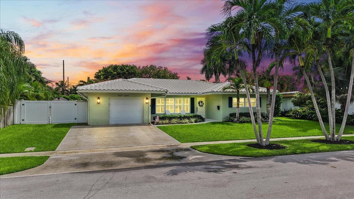 38 SW 10th Avenue, Boca Raton FL 33486 - Boca Raton, FL - Photo 1