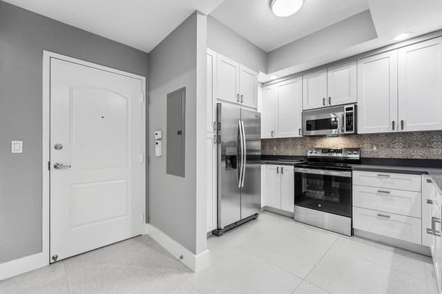 801 S Olive Avenue Unit 820, West Palm Beach FL 33401 - West Palm Beach, FL - Photo 3