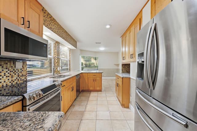 11375 Lakeview Drive # U, Coral Springs FL 33071 - Coral Springs, FL - Photo 7