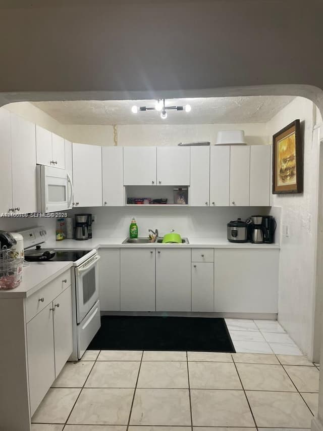 1137 NW 58th Ter, Miami FL 33127 - Miami, FL - Photo 2