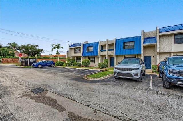 2607 N 40th Ave, Hollywood FL 33021 - Hollywood, FL - Photo 3