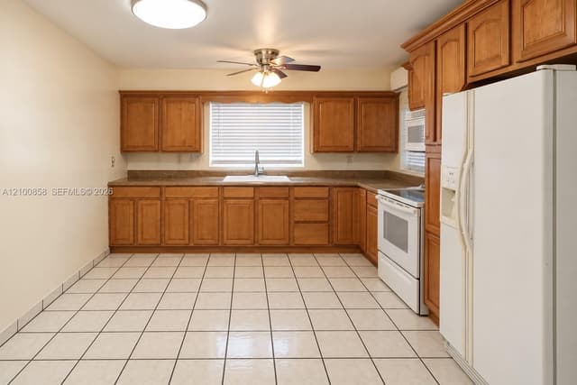 6331 Taylor St, Hollywood FL 33024 - Hollywood, FL - Photo 6