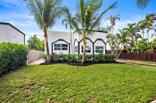 522 Upland Road, West Palm Beach FL 33401 - West Palm Beach, FL - Photo 2