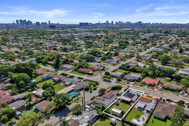 2405 Funston, Hollywood FL 33020 - Hollywood, FL - Photo 4