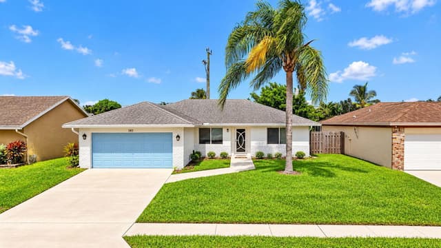 141 Arrowhead Circle, Jupiter FL 33458 - Jupiter, FL - Photo 2