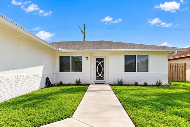 141 Arrowhead Circle, Jupiter FL 33458 - Jupiter, FL - Photo 6