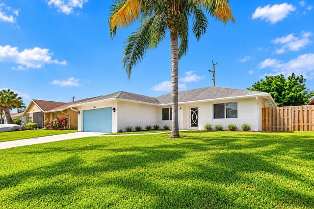 141 Arrowhead Circle, Jupiter FL 33458 - Jupiter, FL - Photo 5
