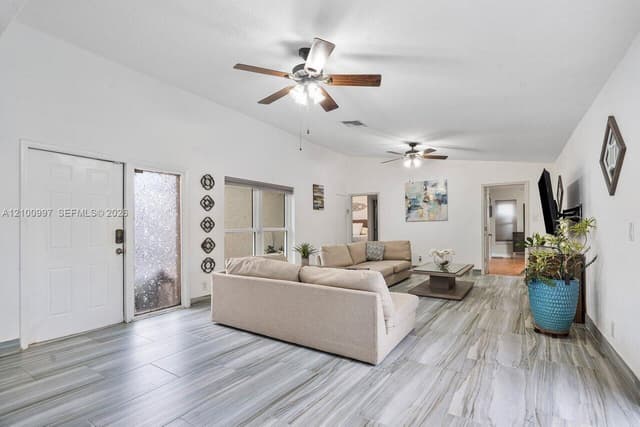 387 NW 39th Way, Deerfield Beach FL 33442 - Deerfield Beach, FL - Photo 5