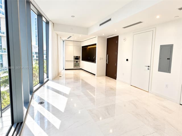 300 Biscayne Boulevard Way # 506E, Miami FL 33131 - Miami, FL - Photo 4
